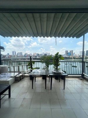 chính chủ bán nhà mặt phố mai anh tuấn, ba đình 190m2 x 3 tầng mt 10m, lô góc. giá nào cũng bán.