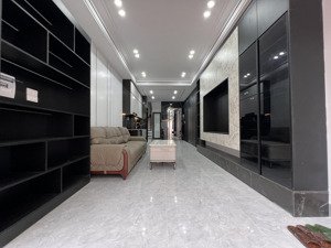 siêu phẩm phúc đồng. cách cầu vĩnh tuy 700m. dt 45m x 5 tầng, thang máy, full nội thất, giá tốt.