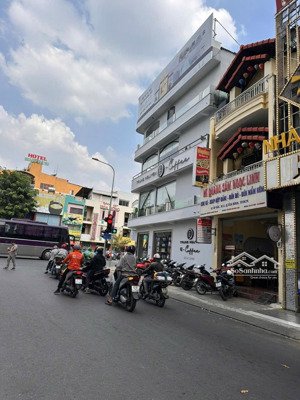 căn nhà mặt tiền ngay góc cộng hoà - ấp bắc ( 4.3x14m, 3 tầng ) chính chủ 17 tỷ