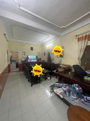 cần bán nhà 2 tầng kiên cố, khu dân cư đông đúc,vào ở ngay