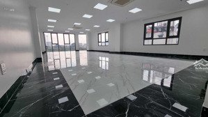 cho thuê nhà hoàng quốc việt cầu giấy diện tích: 80m2 x 6.5 tầng, thang máy, xe công đỗ cửa, 40tr