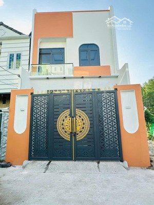 bán nhà 1 trệt 1 lầu mới kdc dầu khí đối diện bệnh viện nhi đồng, phường long tuyền, tp cần thơ