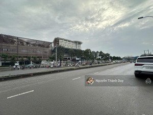 hiếm! mặt tiền đường lớn ngay bv ung bướu 2, bx miền đông mới - 455m2 ngang 10m full thổ - 62 tỷ tl