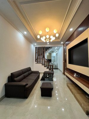 hàng hiếm tại cầu giấy, 12,9 tỷ, 51m2, nhà riêng 4pn, 3wc