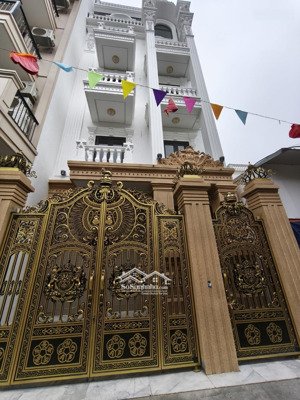 bán nhà việt hưng 100m² , mt 6m nhà 5 tầng thang máy , gara ôtô giá 20,8 tỷ tl .