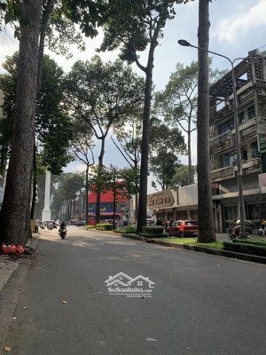 giảm 1 tỷ. giá mới 34 tỷ khu biệt thự p9 q5- giáp q1, q10- 3 tầng 135m2- ngang 9m- nở hậu-