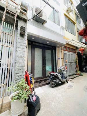 bán nhà cầu giấy, ngõ thông, ô tô cách 50m, dt 45m2 x 5t, hơn 10 tỷ