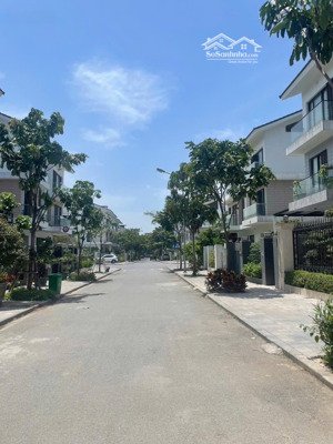 bán biệt thự an quý,dương nội , giá 37 tỷ, 180m2, hàng hot!