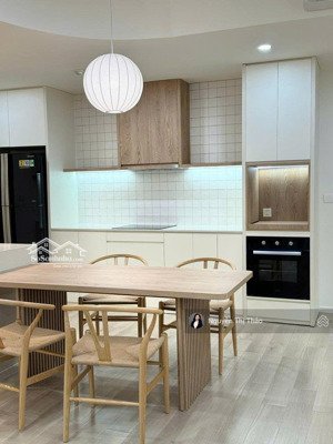 cho thuê 3pn2wc layout đẹp cho cả gđ, giá 18tr full nt cao cấp, miễn phí ql, tại masteri center q9