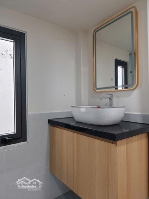 bán nhà mới hẻm xe hơi 8m, diện tích sử dụng 75 m2, tại quận 10, trung tâm thành phố