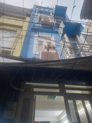 nhà cho thuê 2 tầng lò gốm xách vali vào ở ngay 8 triệu