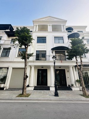 chính chủ gửi bán gấp nhà liền kề 87,5m thô vinhomes marina cạnh công viên.