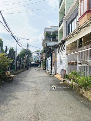 bán nhà mặt tiền quận 2 đường rộng 8m ra nguyễn duy trinh 400m view thoáng, không có nhà trước mặt