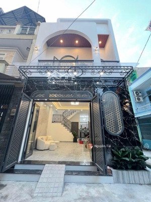 hot, bán gấp nhà riêng tân hoà đông, btân, 64m2, 2 tầng mới 100%, hẻm 6m xe hơi đỗ cửa, nhỉnh 6 tỷ.