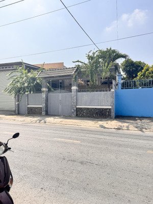 bán đất 2 mặt tiền hoàng phan thái- bình chánh dt 300m2 12x26m.cách ql 1a 1.5km nhỉnh 12 tỷ. tl