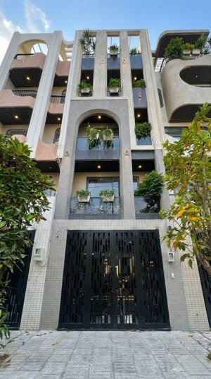 hơn 8 tỷ sở hữu nhà 5 tầng, full nội thất, phòng xông hơi riêng