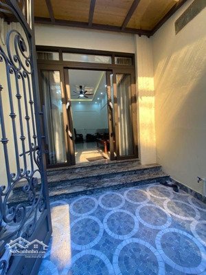 bán nhà nguyễn văn cừ,lõi bồ đề 71m 4tầng 5phòng ngủ, siêu rộng đẹp chỉ 13,x tỷ