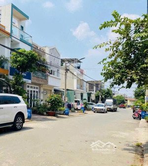 nhà phố trung tâm tăng nhơn phú a mặt tiền đường 5m 1 trệt 2 lầu 1 tum giá chỉ 6.6 tỷ