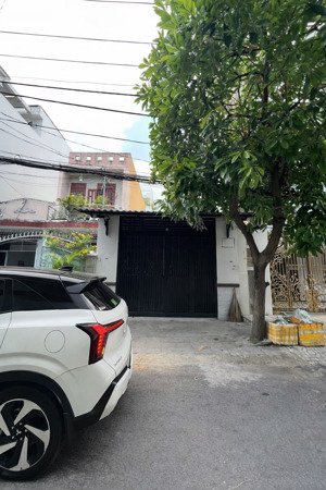 nhà 94m2 hxh 8m lê thúc hoạch ngay trường thpt trần phú (dt 4.7x20m) 2 tầng, 2pn. nhỉnh 10 tỷ tl