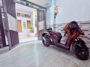 nhà đẹp ở ngay phạm văn bạch nguyễn sỹ sách 41m | 1 trệt 1 lầu | 2pn | sân rộng ban cô