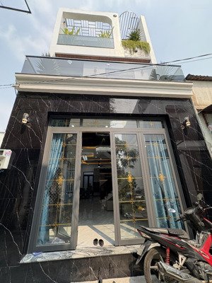 bán nhà mới ,ngang 5, dài 12 huỳnh tấn phát, thị trấn nhà bè, cách 500 m tới quận 7 , chỉ 5,5 tỷ