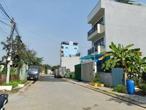 đất thổ cư - dt 81.7m2 đất phân lô bưng ông thoàn - gần liên phường đường trước đất 10m có vỉa hè