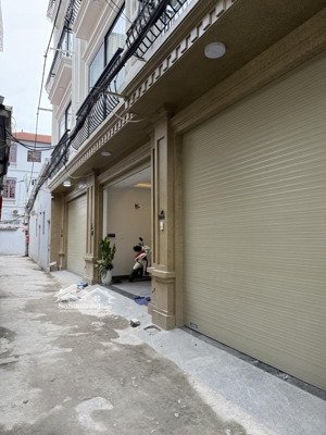 phố trạm - nhà mới full nội thất. ngõ ô tô. dt: 37m - 6 tầng - mt 4,7m. thang máy