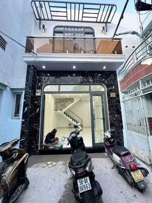 mua bán nhà quận 4, 2 tầng, 57m2 đất, nhà xây full, 3 phòng và 4 toilet, phường xóm chiếu !