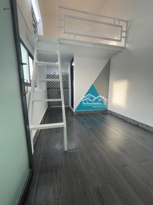 cho thuê phòng trọ có gác - cửa sổ trời đường ung văn khiêm ngay đại học hutech-giao thông vận tải