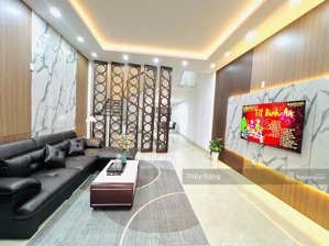 chủ cần bán gấp căn nhà 3 tầng đường 7m5 hoàng hiệp - gần ngay cầu hoà xuân- cẩm lệ