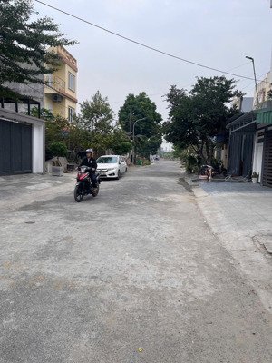 194m2 tại cc cách hạ, nam sơn đường 12m gần trường học các cấp