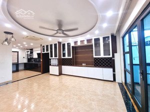 (037) sát công viên 1/6 hoàng cầu, ôtô tránh, mt 5m, 7 tầng thang máy, ở sướng, kinh doanh đỉnh cao