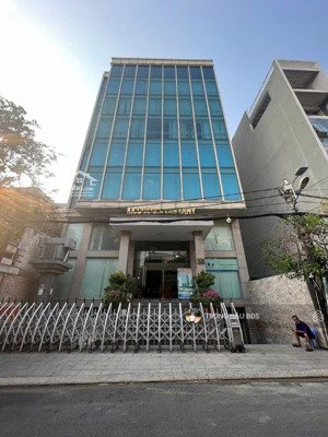 bán tòa nhà mt sân bay tân sơn nhất - dt 2.000m2 sàn - hầm - 7 tầng - hđt 360 triệu - giá 100 tỷ