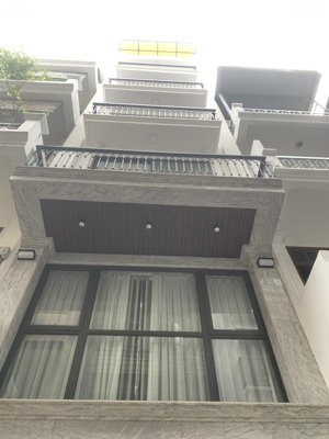 mua nhà cầu giấy không thể bỏ qua - phân lô ô tô hoàng quốc việt - giao thông thuận tiện - văn minh