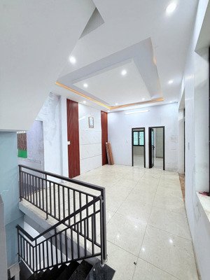 chính chủ gửi bán mặt tiền trần cao vân đường 10,5m ngang to 9,2m kd đỉnh với giá chỉ 11,5 tỷ.