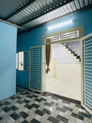 nhà trệt lầu sổ hồng riêng 2,65 tỷ cách 30m hẻm xe tải quốc lộ 13 thủ đức