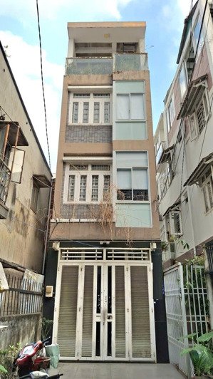 xe hơi vào nhà hoàng hoa thám,vuông vức,4tầng,5pn,thu nhập tốt