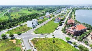 cần bán 1 lô đất nền sẵn sổ đỏ đường rộng 20m, vỉa hè 8m