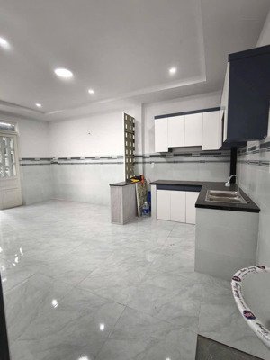 nhà bè hxh, cách mt huỳnh tấn phát 150m, 58m2 3 tầng 3pn 3wc, chỉ 3tỷ150, shr, hoàn công