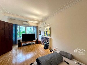 nhà đẹp vị trí vàng mặt tiền rộng công năng đỉnh - 37m - 8.x tỷ