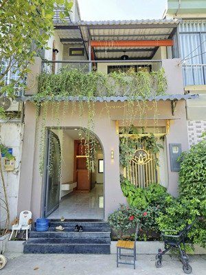 nhà riêng đẹp, tiện ích ở long trường, 4,5 tỷ, 51m2