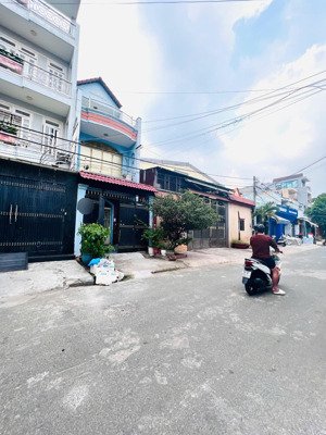 bán mt đường d10 - 9pn, 10wc cho thuê tn cao (4mx25m)_ đúc 3.5 tấm [11.4 tỷ]