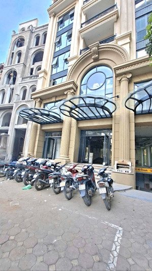 bán nhà mặt phố nguyễn hoàng 180m2, 9 tầng giá: 125 tỷ. từ liêm