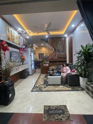 bán nhà phố hồ tùng mậu, dt: 35m2x5t, mt:3.6m, vỉa hè oto tránh, kinh doanh, 2 thoáng , giá 9.8 tỷ.