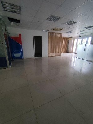 cho thuê văn phòng mặt tiền đường xuân thuỷ phường thảo điền ,dt 150m2 giá 50 triệu /tháng