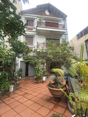 bán nhà 3t dt185m2-mt8.2m-gara ôtô 7 chỗ-sân vườn mát hàng xóm ciputra-phú thượng-tây hồ.giá:27.5tỷ