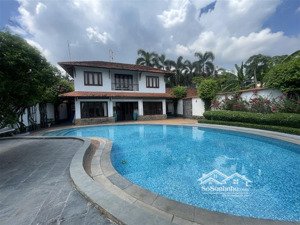 tuyệt tác kiến trúc tân cổ điển giữa lòng gò vấp sẵn sàng cho chủ nhân đẳng cấp!