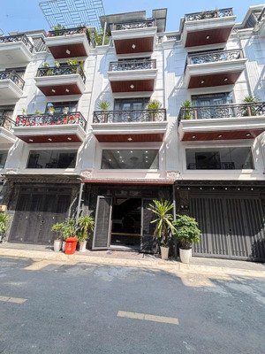 nhà nằm trong khu đồng bộ đẹp - điện nước âm - 5 tầng full nội thất chỉ hơn 6 tỷ