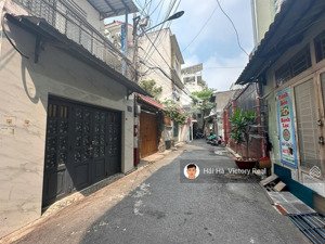 bán nhà đường cộng hòa, cách etown chỉ 200m _ dt: 4.4 x 24m _ nhà 2 tầng, có dòng tiền cho thuê tốt