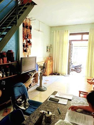 chủ ngộp bình tân giảm sâu 250 triệu giá mới 2.05tỷ. dt: 4,2(4,5)x10m (42m2)